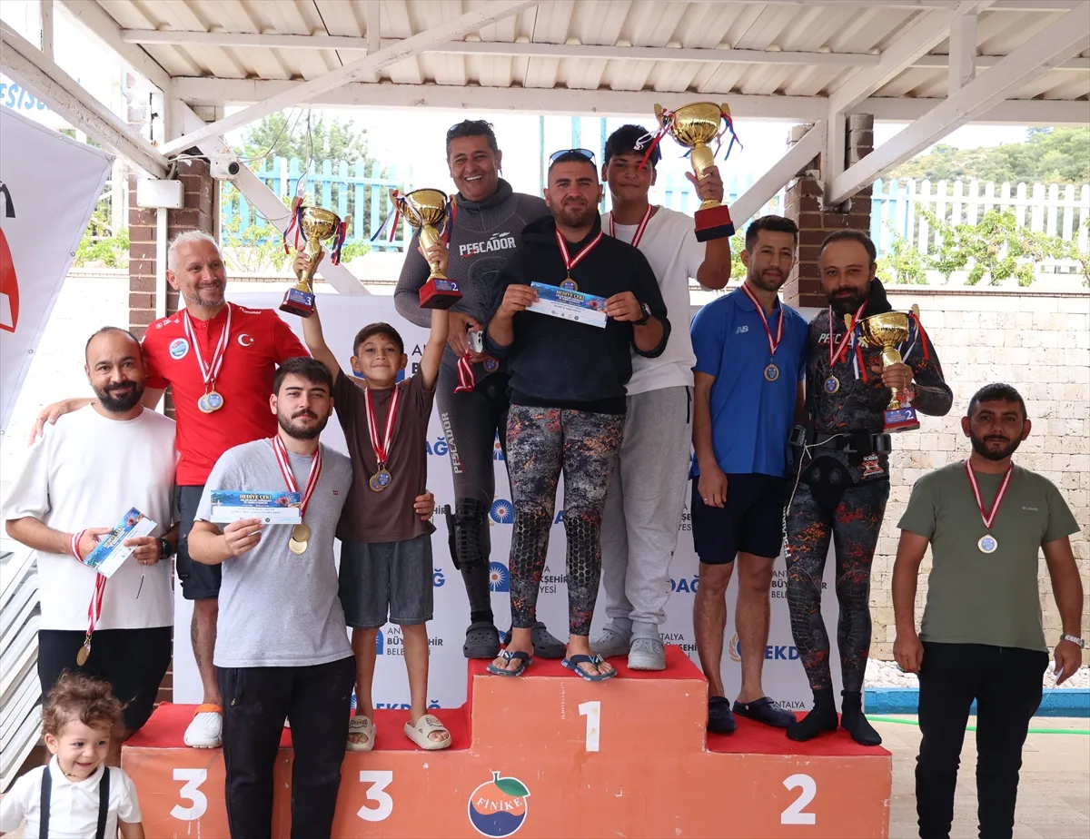Antalya’da Aslan Balığı Avlama Yarışması düzenlendi Antalya’da Aslan Balığı Avlama Yarışması düzenlendi