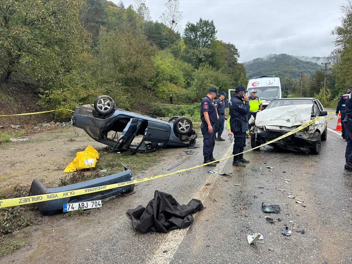 Bartın’da iki otomobilin çarpıştığı kazada 1 kişi öldü, 6 kişi yaralandı