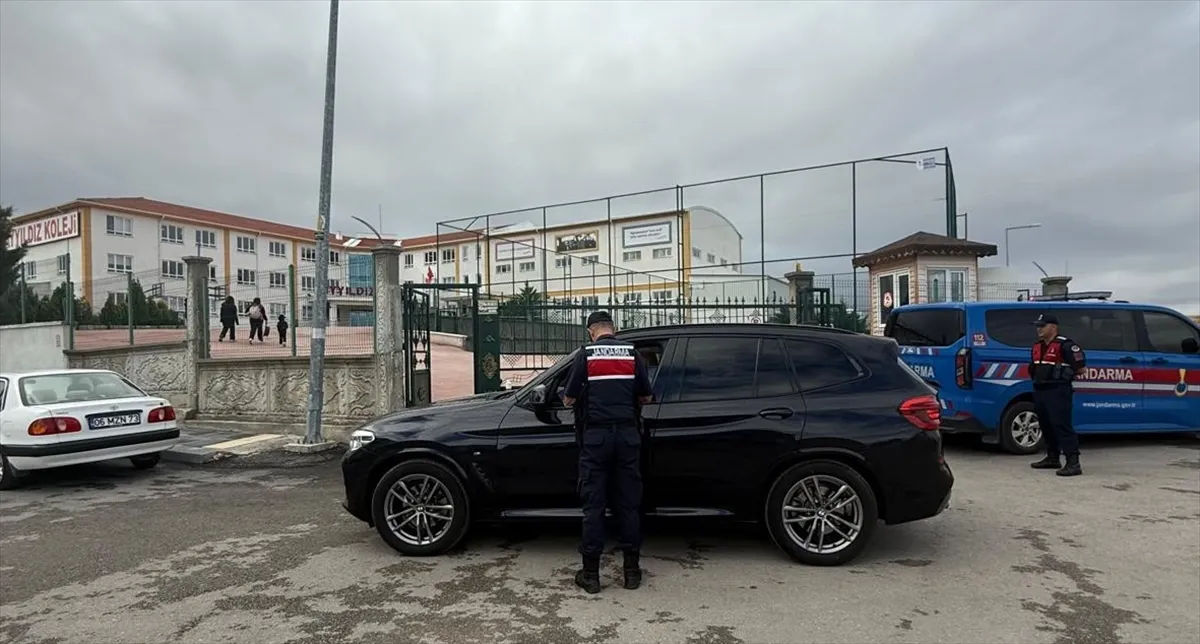 Başkentte jandarma ekiplerince 227 okul çevresi denetlendi Başkentte jandarma ekiplerince 227 okul çevresi denetlendi