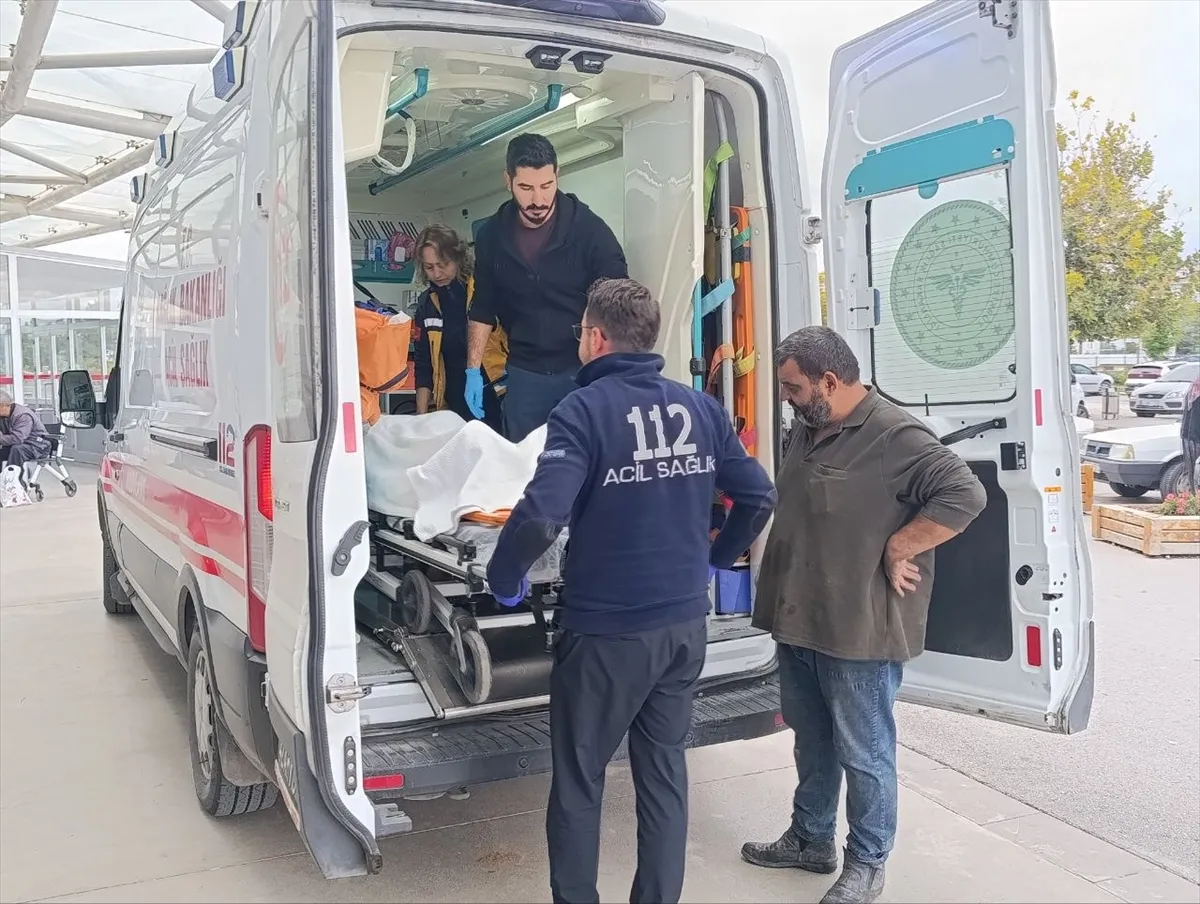 Beyşehir’de kamyon kasasından düşen kişi yaralandı Beyşehir’de kamyon kasasından düşen kişi yaralandı