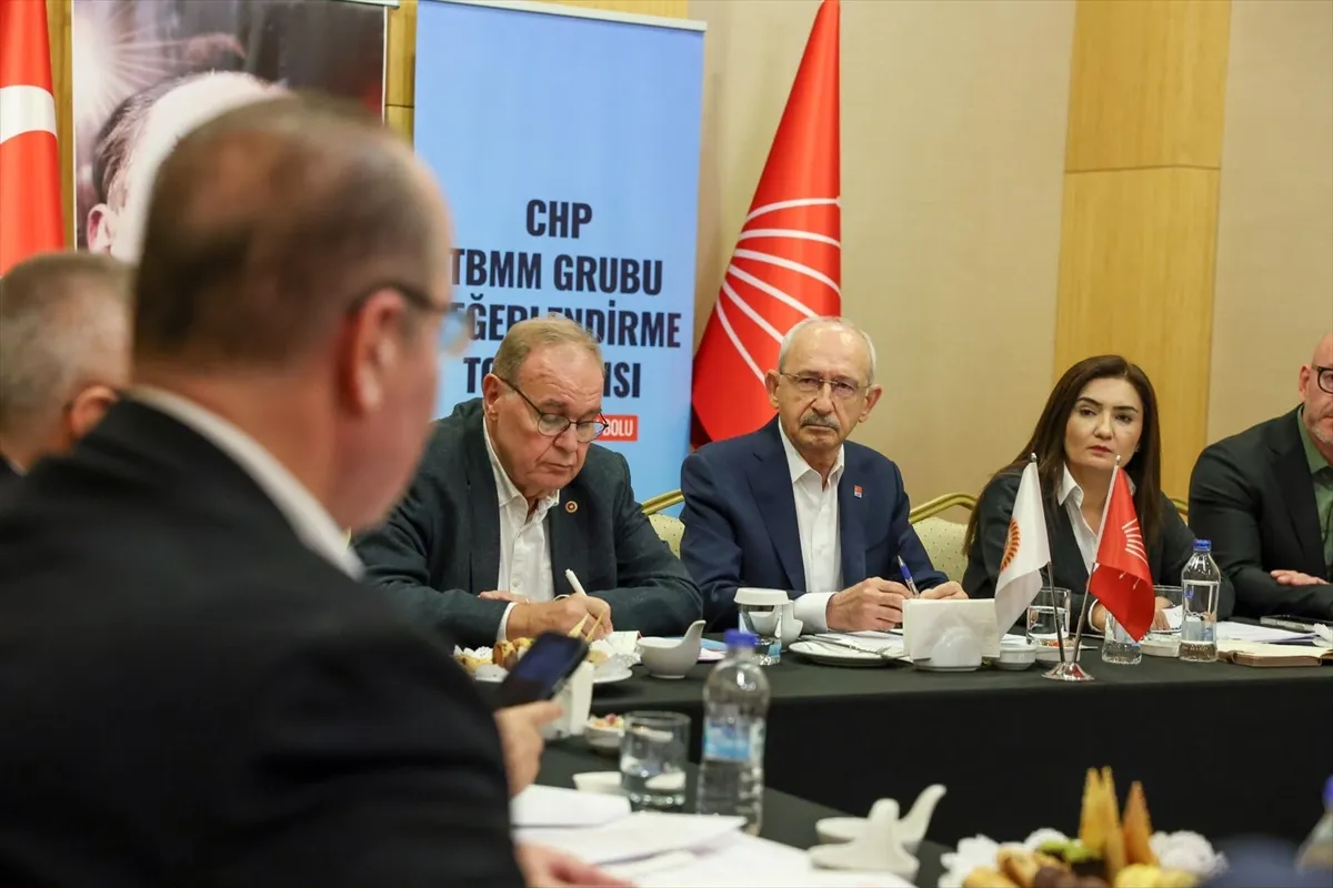 CHP Genel Başkanı Kılıçdaroğlu Grup Yönetim Kurulu toplantısına başkanlık etti CHP Genel Başkanı Kılıçdaroğlu Grup Yönetim Kurulu toplantısına başkanlık etti