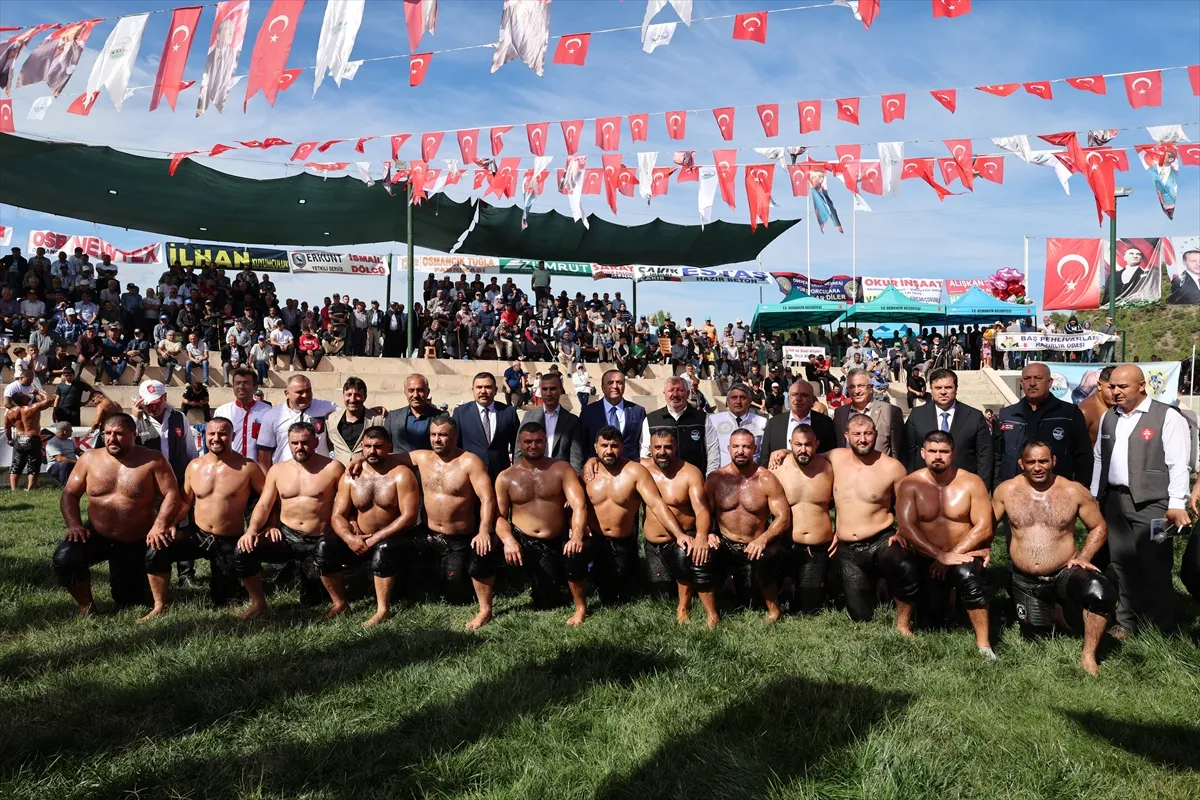 Çorum’da düzenlenen Yağlı Pehlivan Güreşleri’nde başpehlivanlığı Bekir Eryücel kazandı Çorum’da düzenlenen Yağlı Pehlivan Güreşleri’nde başpehlivanlığı Bekir Eryücel kazandı