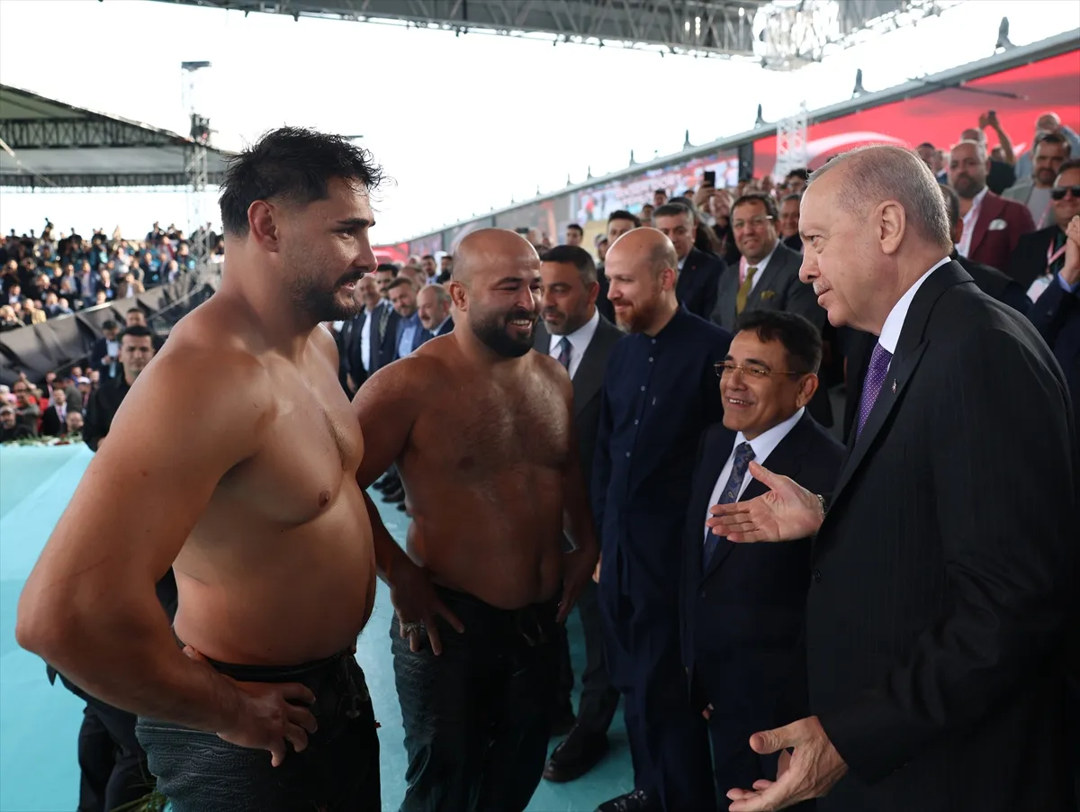 Cumhurbaşkanı Erdoğan, Yağlı Güreş Cumhurbaşkanlığı Kupası’nın final müsabakasını izledi