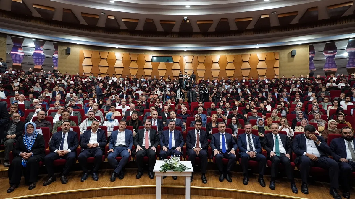 Cumhurbaşkanı Yardımcısı Yılmaz Tuzla Doğu ve Güneydoğu Kanaat Önderleri Buluşmasında konuştu Cumhurbaşkanı Yardımcısı Yılmaz Tuzla Doğu ve Güneydoğu Kanaat Önderleri Buluşmasında konuştu