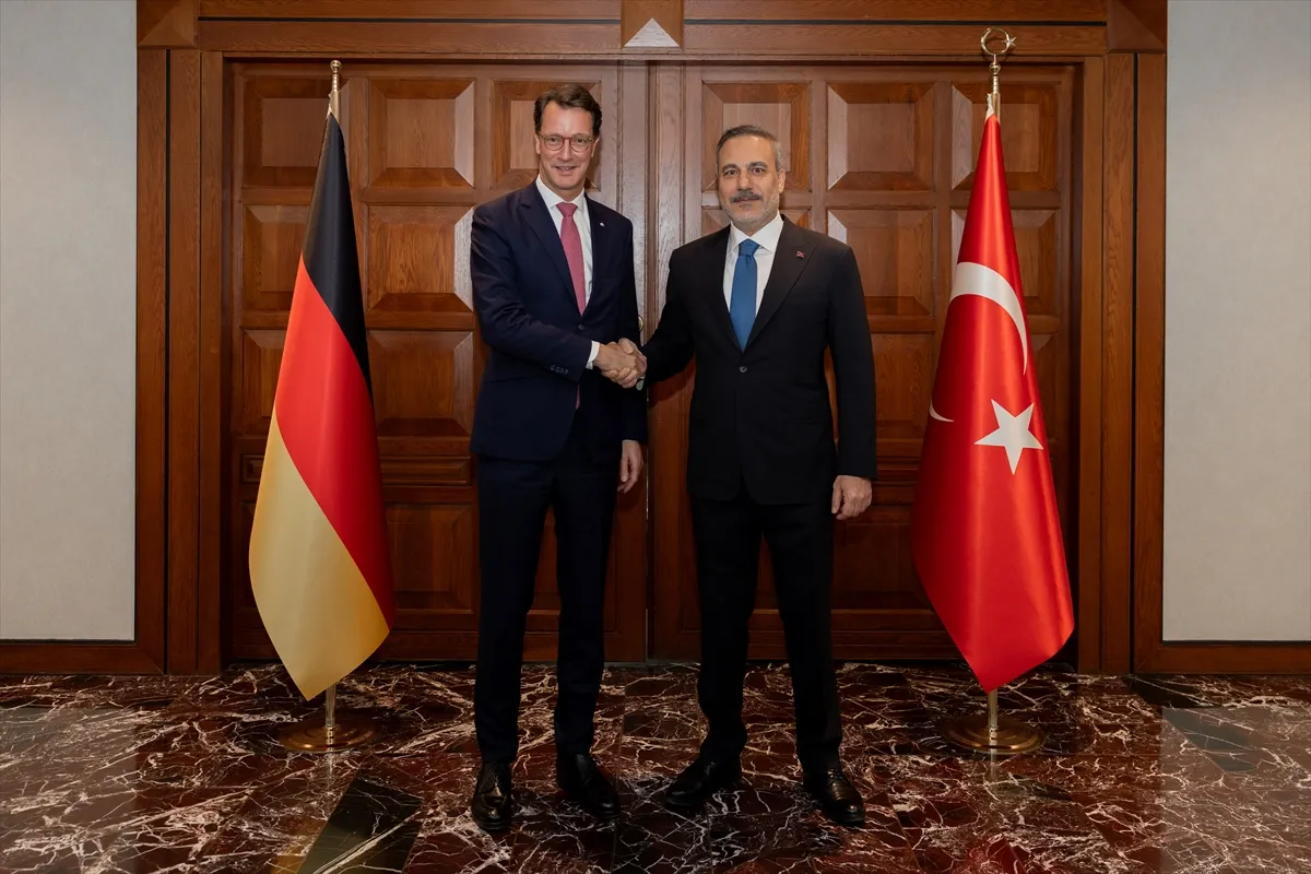 Dışişleri Bakanı Fidan, Almanya’nın Kuzey Ren-Vestfalya Eyaleti Başbakanı Wüst ile görüştü