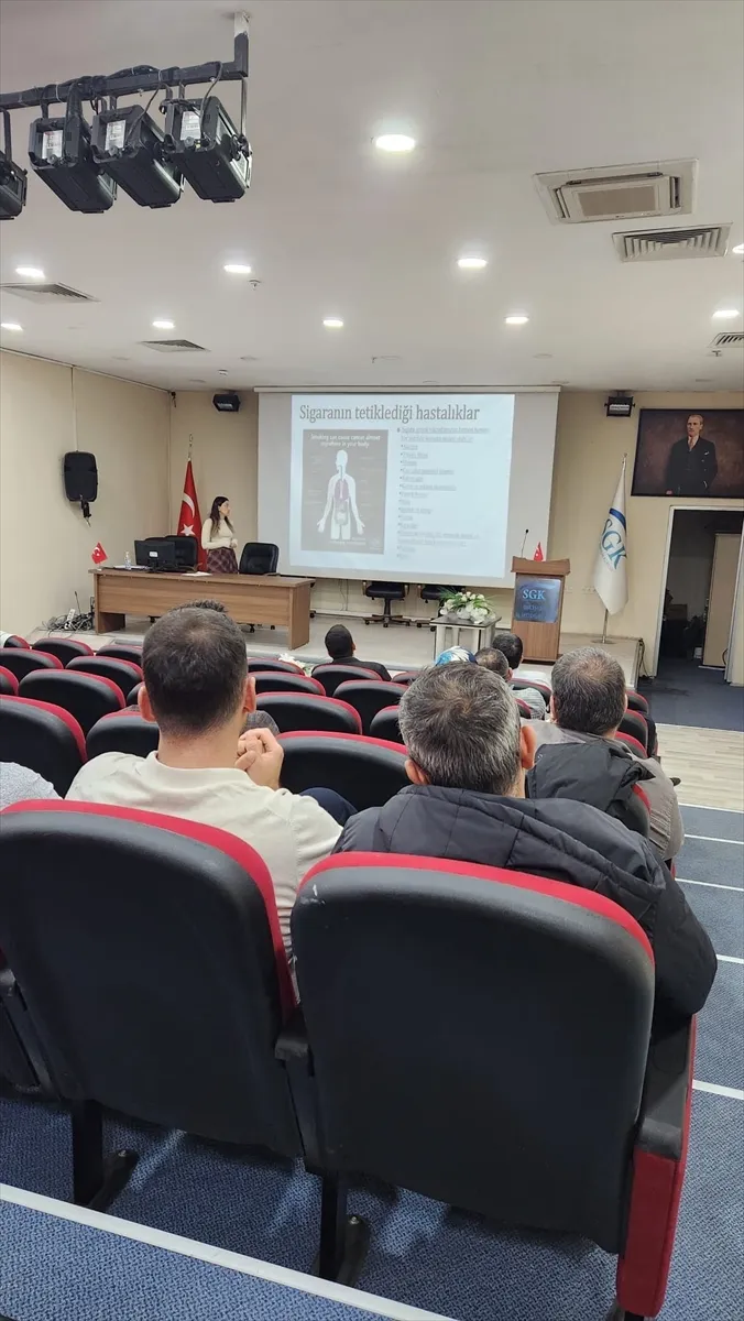 Eskişehir’de SGK personeline sigara bırakma eğitimi verildi Eskişehir’de SGK personeline sigara bırakma eğitimi verildi