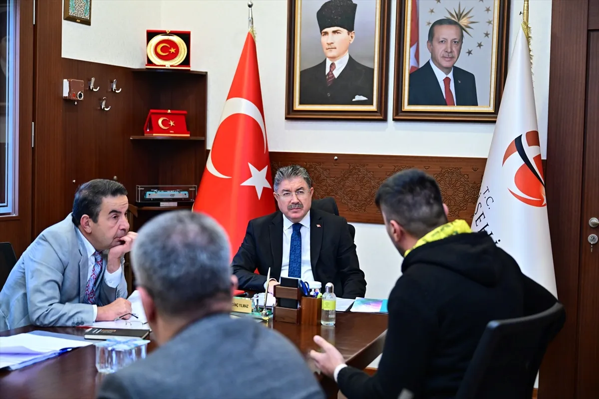 Eskişehir Valisi Yılmaz vatandaşların talep ve sorunlarını dinledi