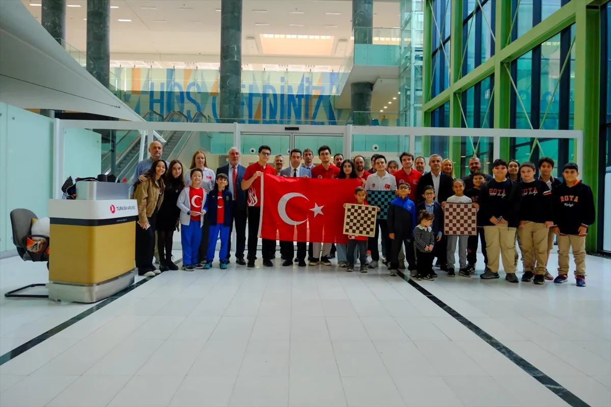 FIDE Satranç Olimpiyatı’nda mücadele eden milli satranççılar yurda döndü