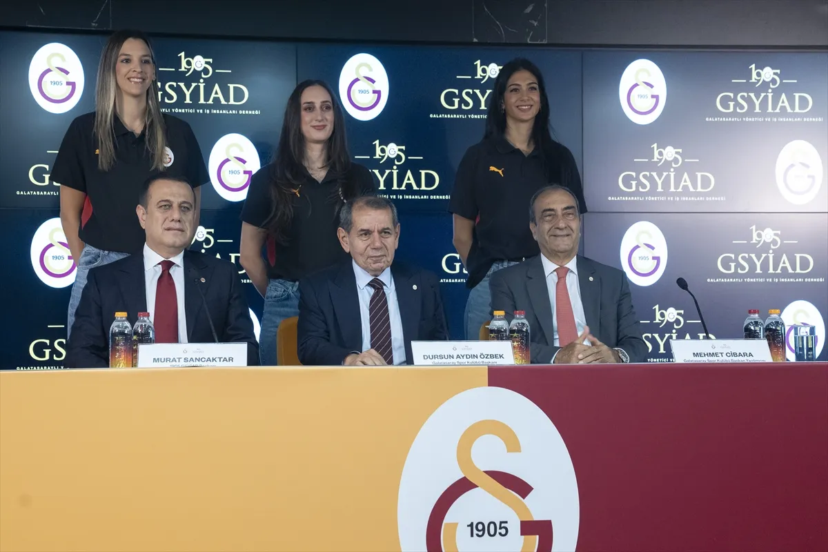 Galatasaray Kulübü ile 1905 GSYİAD arasında sponsorluk anlaşması yapıldı Galatasaray Kulübü ile 1905 GSYİAD arasında sponsorluk anlaşması yapıldı