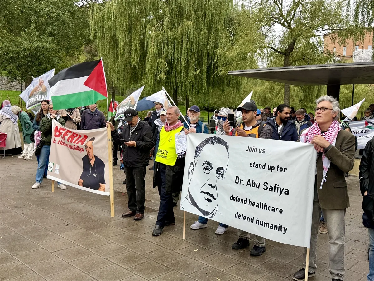 İsveç’te yüzlerce kişi İsrail’in Gazze’ye yönelik saldırılarını protesto etti İsveç’te yüzlerce kişi İsrail’in Gazze’ye yönelik saldırılarını protesto etti