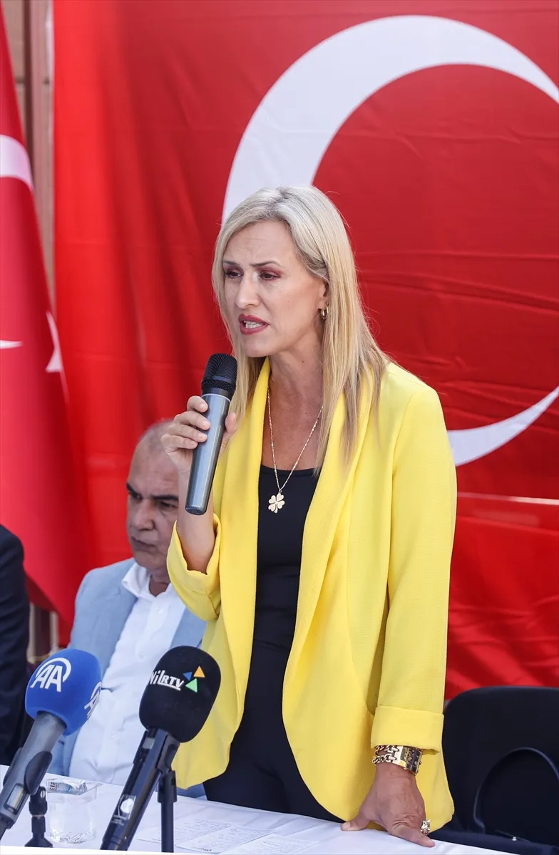 İYİ Parti Genel Başkan Yardımcısı Sayan, Mersin’de partililerle bir araya geldi İYİ Parti Genel Başkan Yardımcısı Sayan, Mersin’de partililerle bir araya geldi