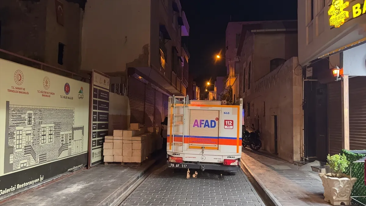 Kilis’te kuyuya düşen çocuğu itfaiye kurtardı Kilis’te kuyuya düşen çocuğu itfaiye kurtardı
