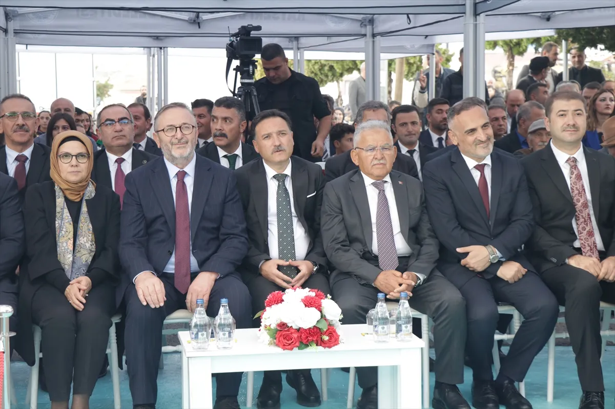 Kültür ve Turizm Bakan Yardımcısı Yılmaz, Kayseri’de kütüphane açılışında konuştu Kültür ve Turizm Bakan Yardımcısı Yılmaz, Kayseri’de kütüphane açılışında konuştu