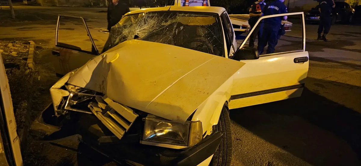 Mersin’de duvara çarpan otomobildeki kişi öldü Mersin’de duvara çarpan otomobildeki kişi öldü