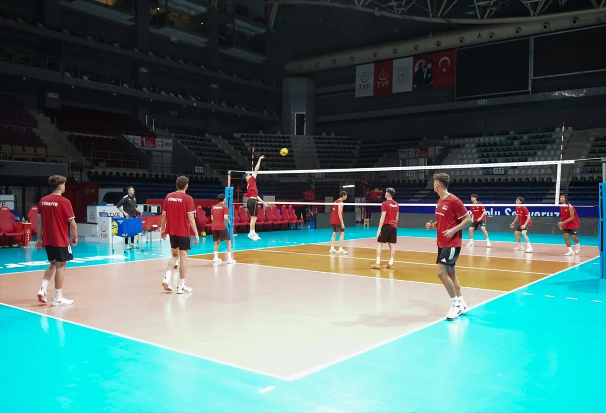 Milli Eğitim Bakanı Tekin, Ankara TVF Spor Lisesinde dünya şampiyonu öğrencilerle buluştu