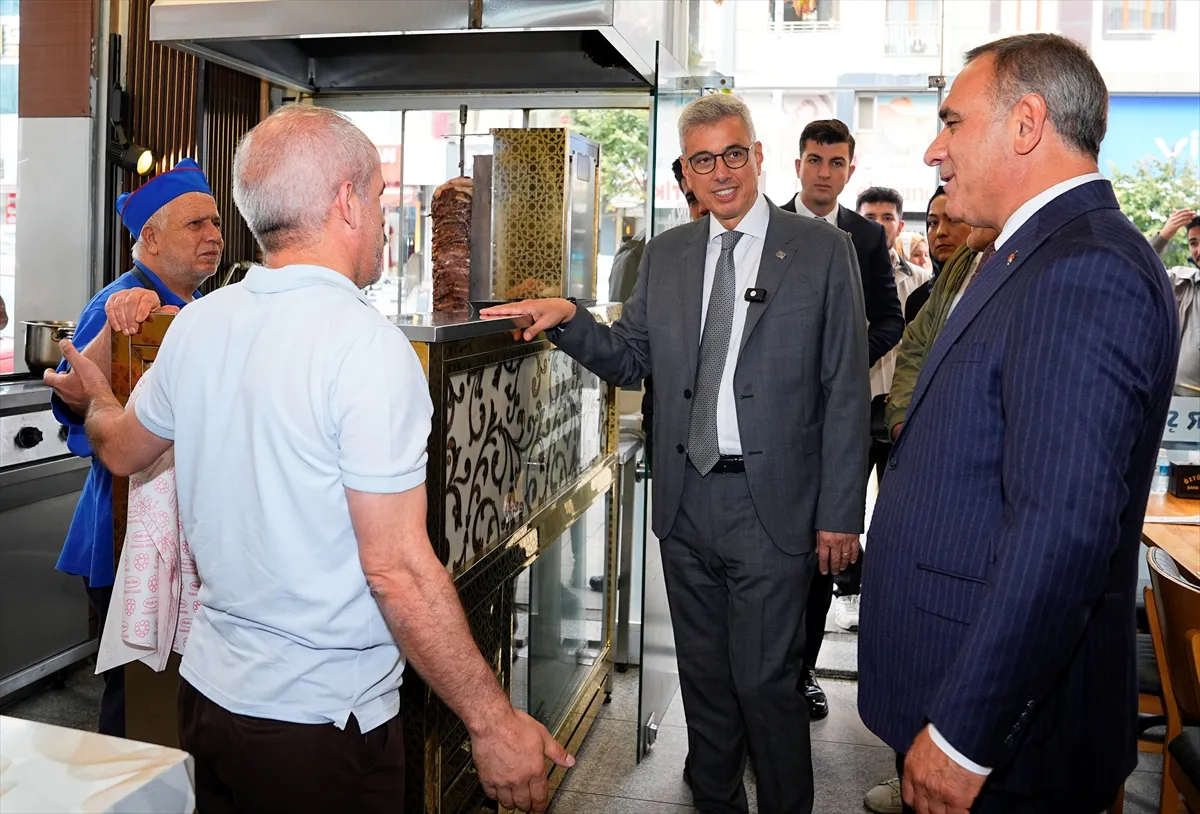 Sağlık Bakanı Memişoğlu, Sultangazi’de konuştu