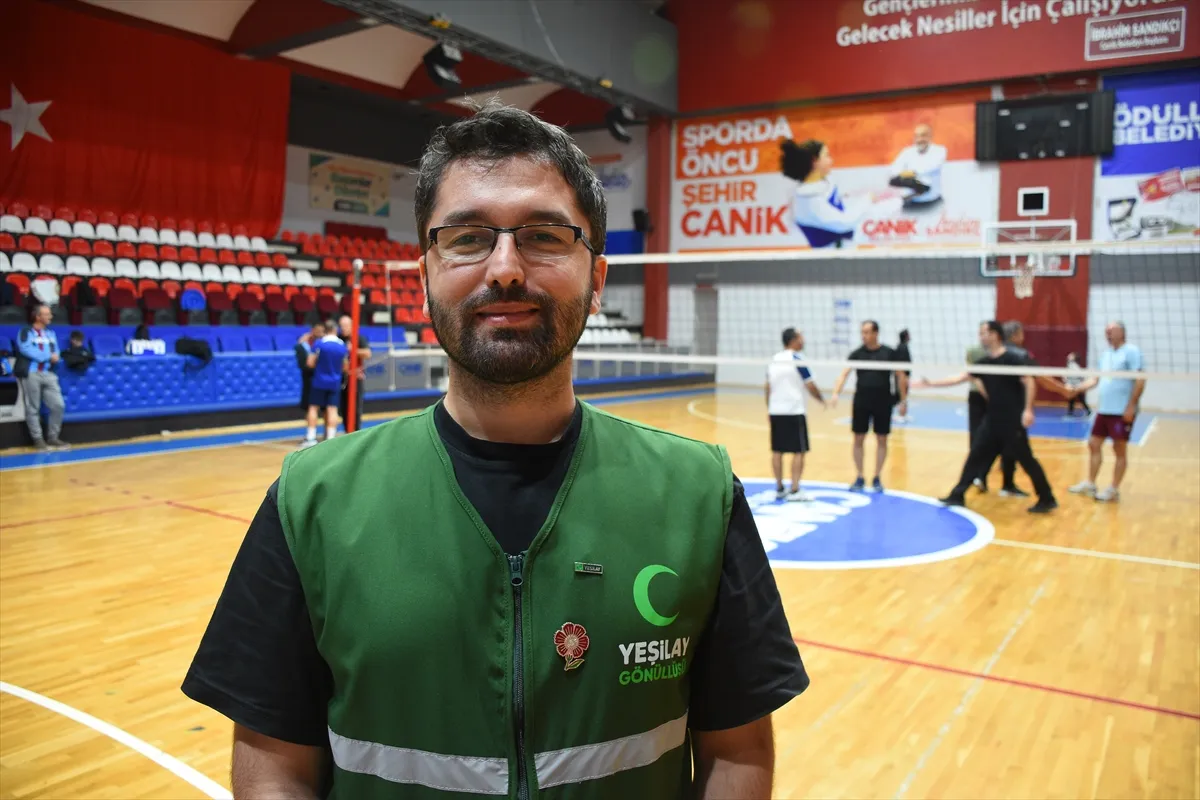 Samsun’da kurum müdürleri bağımlılıkla mücadeleye dikkati çekmek için sahaya çıktı