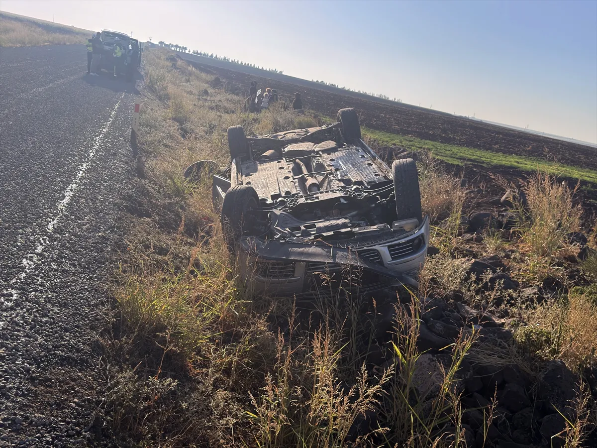 Şanlıurfa’da şarampole devrilen otomobildeki 4 kişi yaralandı Şanlıurfa’da şarampole devrilen otomobildeki 4 kişi yaralandı