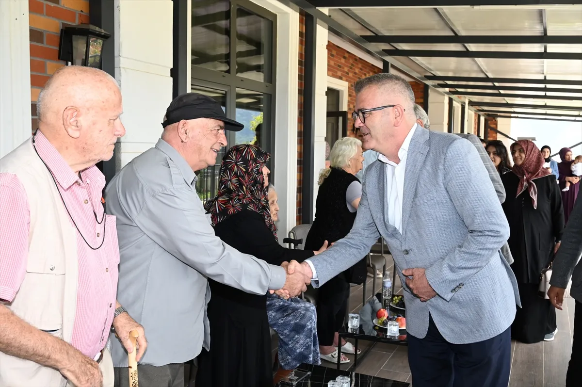 Seydişehir Belediye Başkanı Ustaoğlu huzurevi ziyareti yaptı Seydişehir Belediye Başkanı Ustaoğlu huzurevi ziyareti yaptı