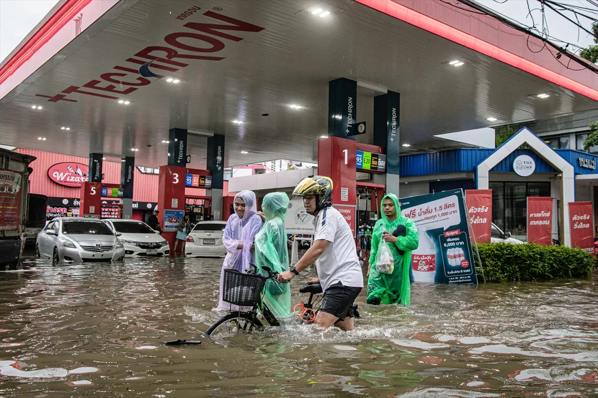 Tayland’ın başkenti Bangkok’taki 50 bölgenin tamamı afet bölgesi ilan edildi Tayland’ın başkenti Bangkok’taki 50 bölgenin tamamı afet bölgesi ilan edildi