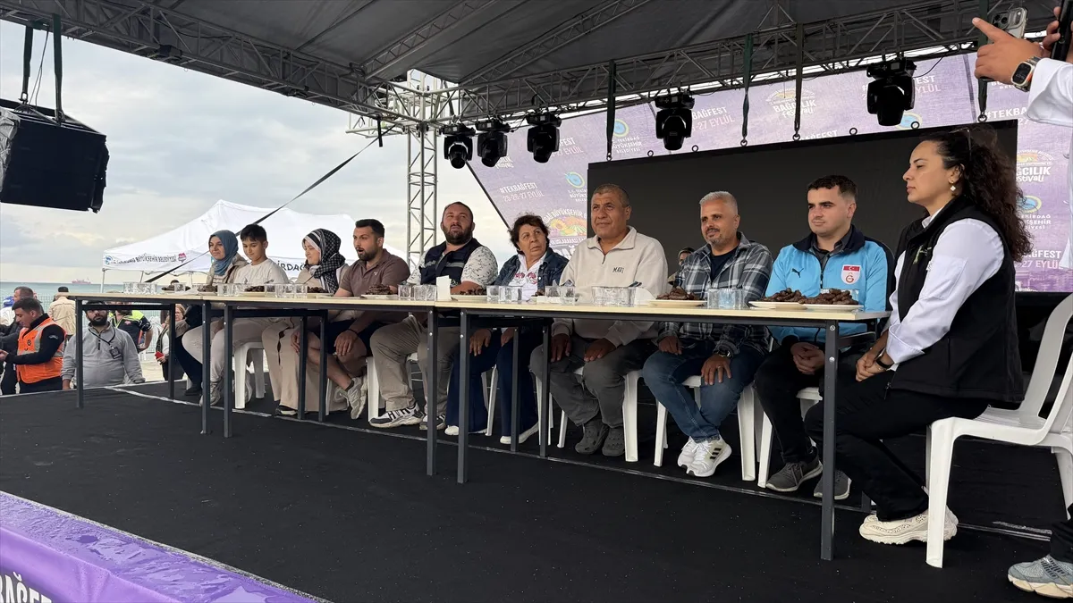 Tekirdağ’da köfte yeme yarışması düzenlendi Tekirdağ’da köfte yeme yarışması düzenlendi