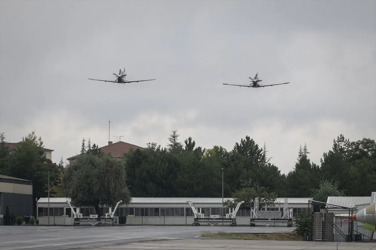 Türk Hava Kuvvetleri yeni nesil eğitim uçağı HÜRKUŞ’a kavuştu Türk Hava Kuvvetleri yeni nesil eğitim uçağı HÜRKUŞ’a kavuştu