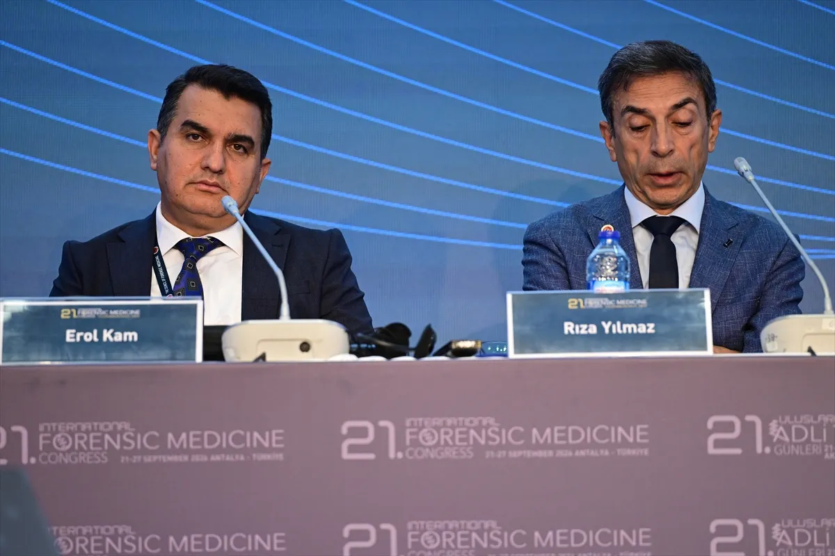 Uluslararası 21. Adli Tıp Günleri’nde beşinci gün oturumları yapıldı Uluslararası 21. Adli Tıp Günleri’nde beşinci gün oturumları yapıldı