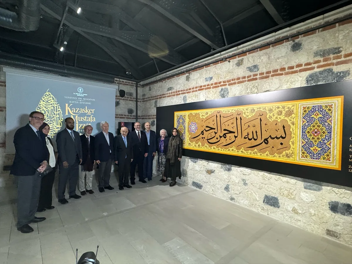 Vefatının 150. Senesinde Hattın Efendisi: Kazasker Mustafa İzzet Efendi sergisi açıldı Vefatının 150. Senesinde Hattın Efendisi: Kazasker Mustafa İzzet Efendi sergisi açıldı