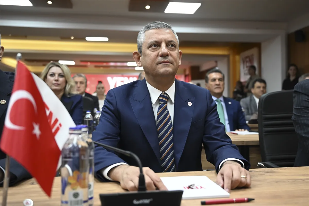 Yeni Parti Genel Başkanı Özel, milletvekilleriyle çalışma toplantısında konuştu