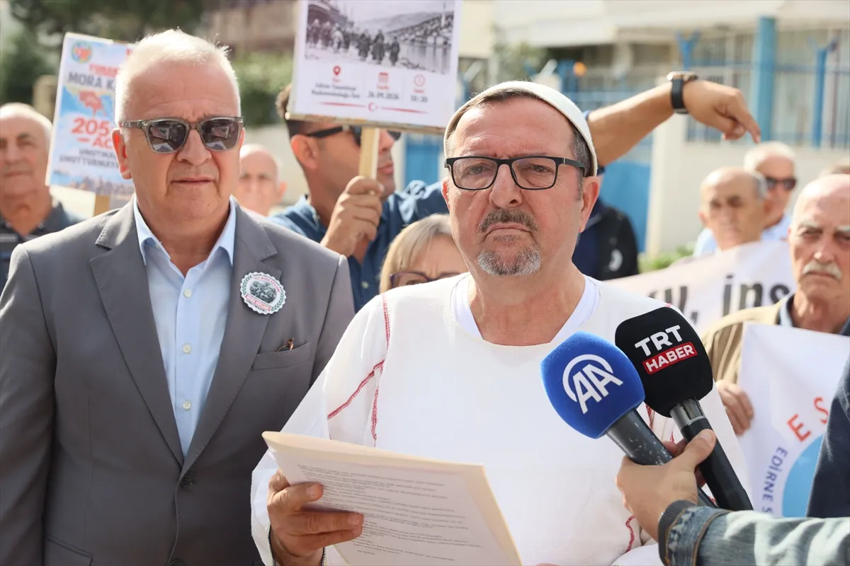 Yunanistan’ın Edirne Konsolosluğu önüne siyah çelenk bırakıldı Yunanistan’ın Edirne Konsolosluğu önüne siyah çelenk bırakıldı