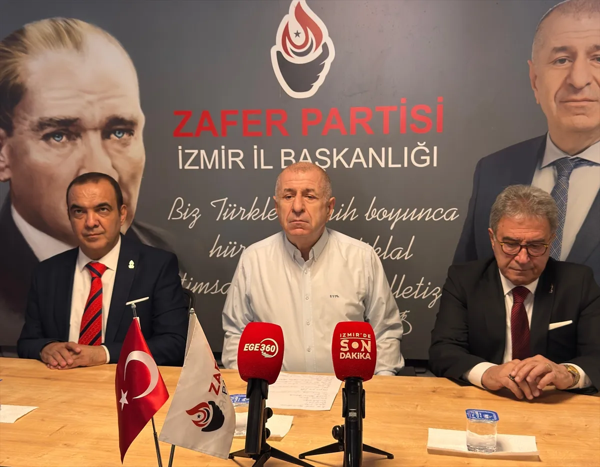 Zafer Partisi Genel Başkanı Özdağ, İzmir’de partililerle buluştu Zafer Partisi Genel Başkanı Özdağ, İzmir’de partililerle buluştu