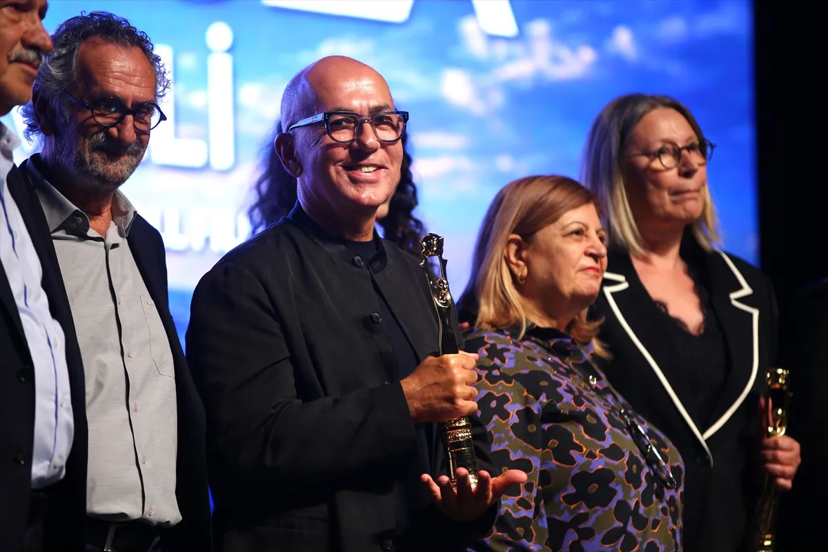 33. Uluslararası Adana Altın Koza Film Festivali’nde Onur Ödülleri törenle verildi 33. Uluslararası Adana Altın Koza Film Festivali’nde Onur Ödülleri törenle verildi