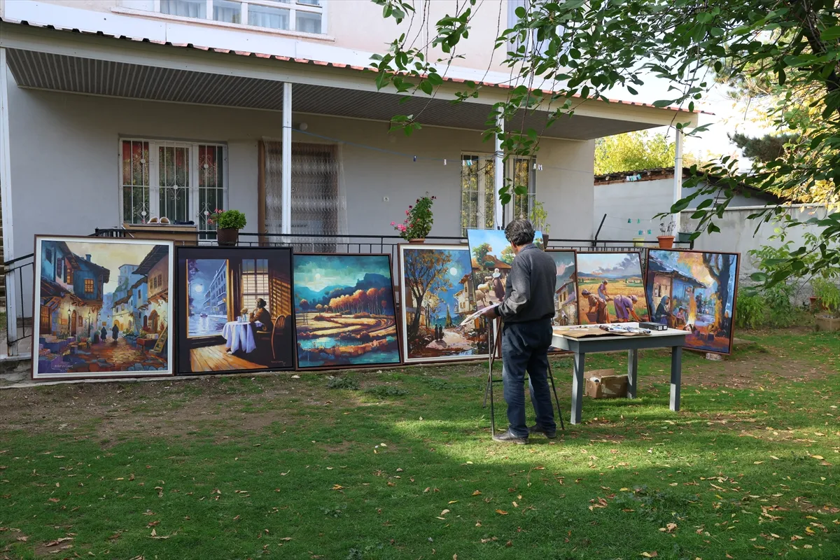 55 yıllık resim tutkusuyla evini sanat galerisine dönüştürdü 55 yıllık resim tutkusuyla evini sanat galerisine dönüştürdü