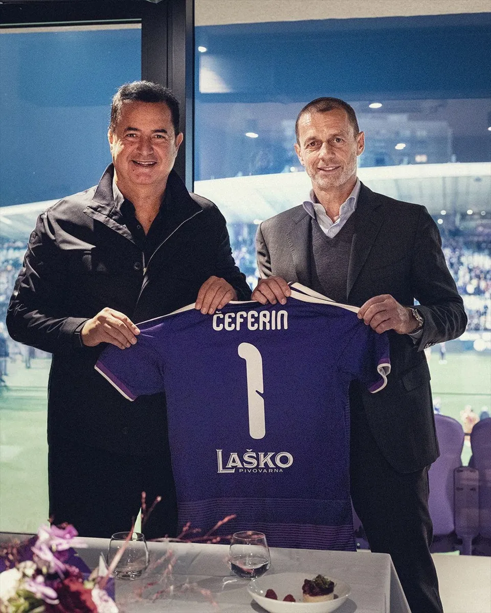 Acun Ilıcalı, UEFA Başkanı Aleksander Ceferin ile bir araya geldi Acun Ilıcalı, UEFA Başkanı Aleksander Ceferin ile bir araya geldi