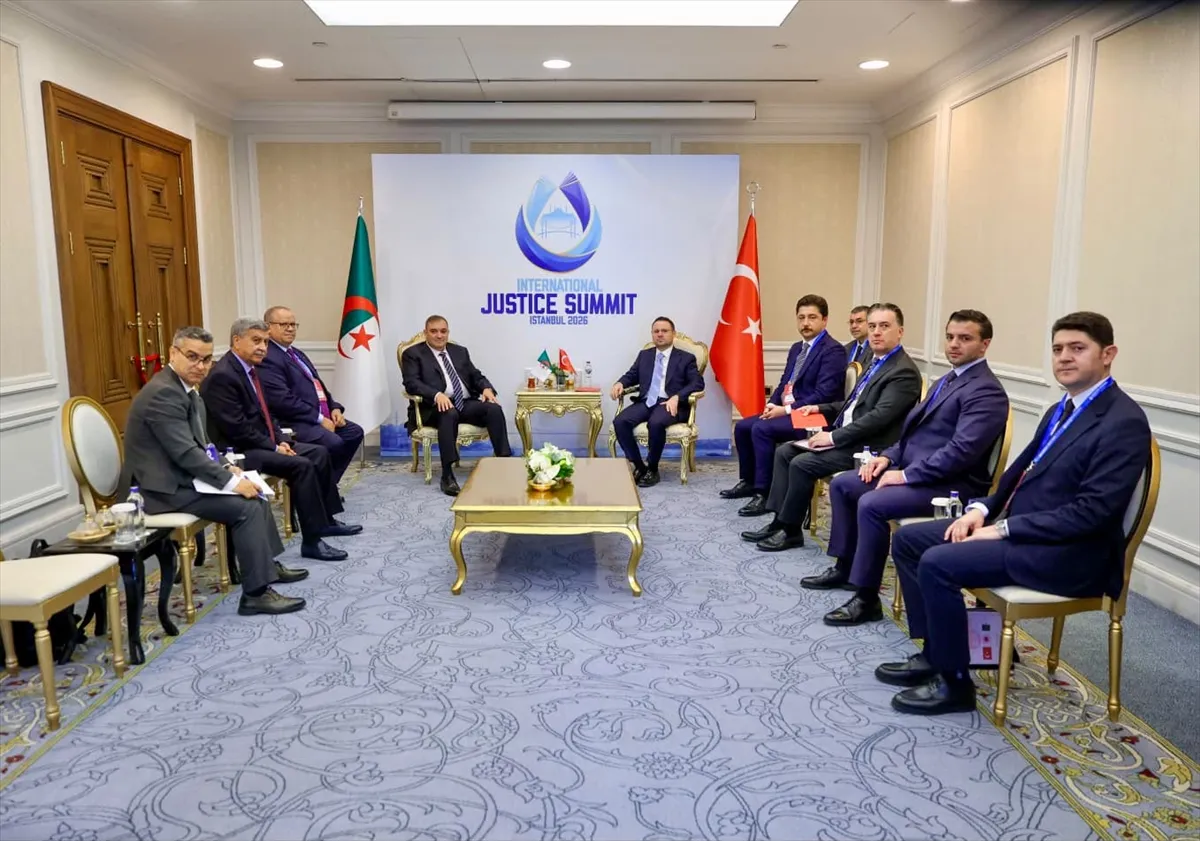 Adalet Bakanı Gürlek, Arnavut ve Cezayirli mevkidaşlarıyla görüştü Adalet Bakanı Gürlek, Arnavut ve Cezayirli mevkidaşlarıyla görüştü