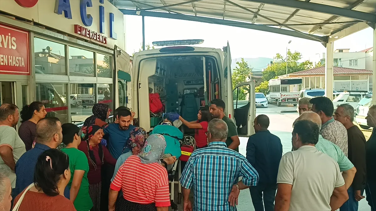 Adana’da kestiği ağaç üzerine devrilen kişi ağır yaralandı Adana’da kestiği ağaç üzerine devrilen kişi ağır yaralandı