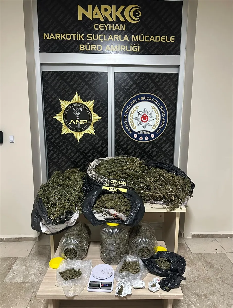Adana’da uyuşturucu operasyonunda yakalanan 2 zanlı tutuklandı Adana’da uyuşturucu operasyonunda yakalanan 2 zanlı tutuklandı