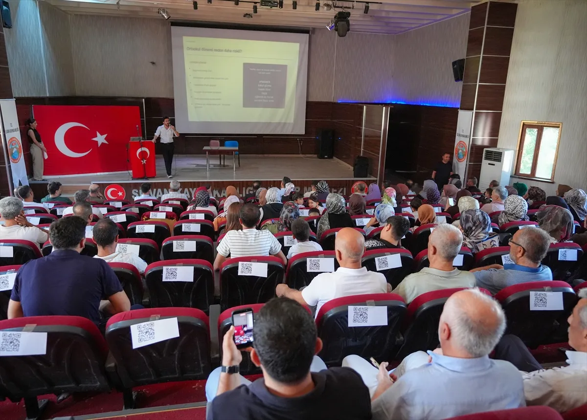 Aile Akademisi Projesi ile veliler bilinçleniyor Aile Akademisi Projesi ile veliler bilinçleniyor