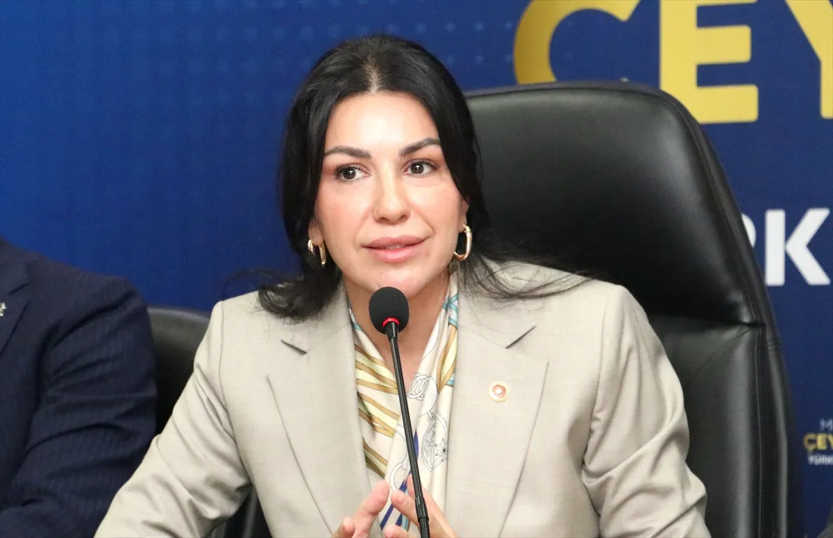 AK Parti Genel Başkan Yardımcısı Ayan, Erzurum’da konuştu AK Parti Genel Başkan Yardımcısı Ayan, Erzurum’da konuştu
