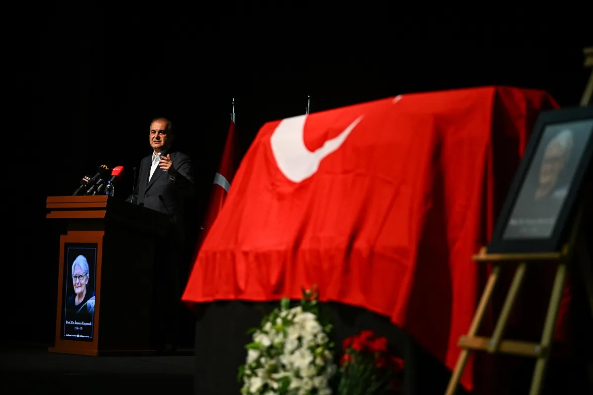 AK Parti Genel Başkan Yardımcısı Çelik, Prof. Dr. Kuçuradi’nin cenazesine katıldı AK Parti Genel Başkan Yardımcısı Çelik, Prof. Dr. Kuçuradi’nin cenazesine katıldı
