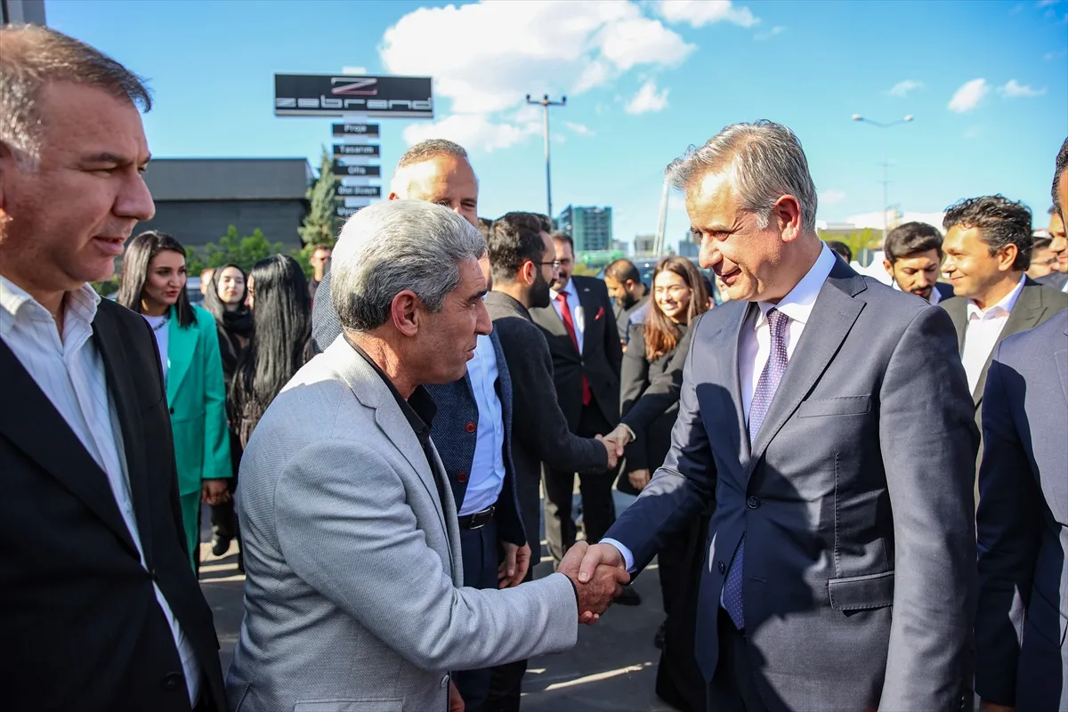 AK Parti Genel Başkan Yardımcısı Yalçın, Diyarbakır’da konuştu AK Parti Genel Başkan Yardımcısı Yalçın, Diyarbakır’da konuştu