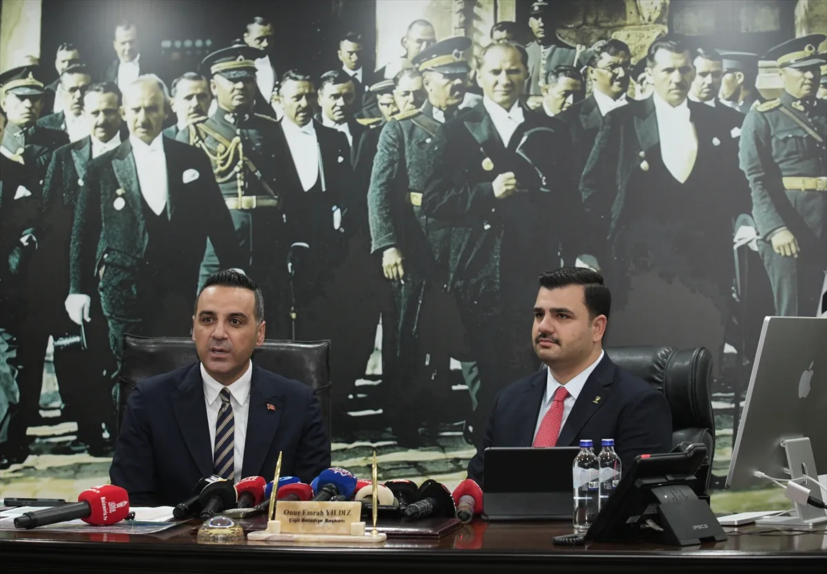 AK Parti Genel Sekreteri İnan, Çiğli Belediyesi ziyaretinde konuştu AK Parti Genel Sekreteri İnan, Çiğli Belediyesi ziyaretinde konuştu