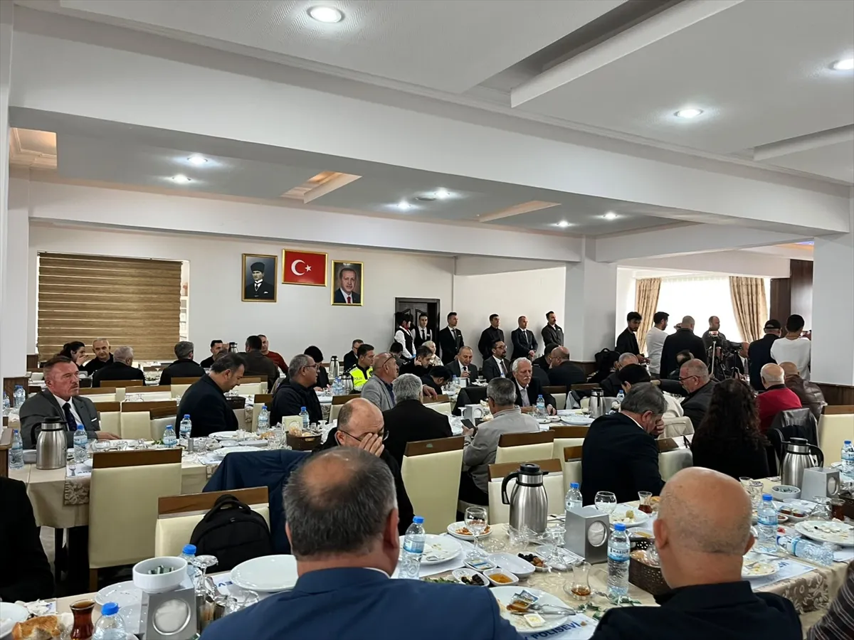 Aksaray Valisi Murat Duru, medya temsilcileriyle bir araya geldi Aksaray Valisi Murat Duru, medya temsilcileriyle bir araya geldi