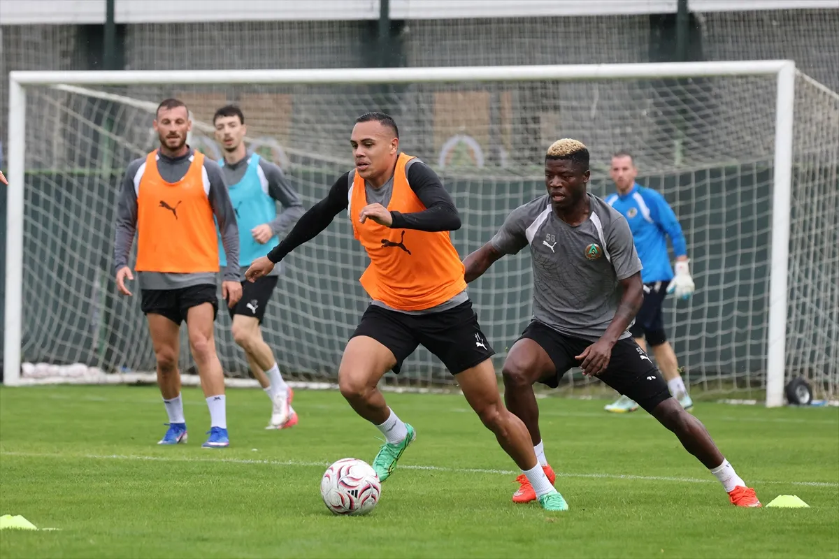 Alanyaspor, Gençlerbirliği maçı hazırlıklarına başladı Alanyaspor, Gençlerbirliği maçı hazırlıklarına başladı