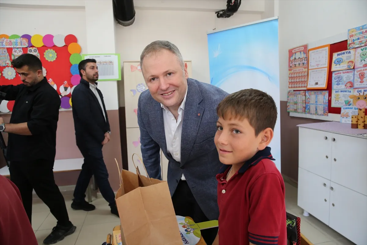 Alarko Carrier, Hatay’da kırsal mahalledeki okula çevre dostu iklimlendirme sistemi kurdu
