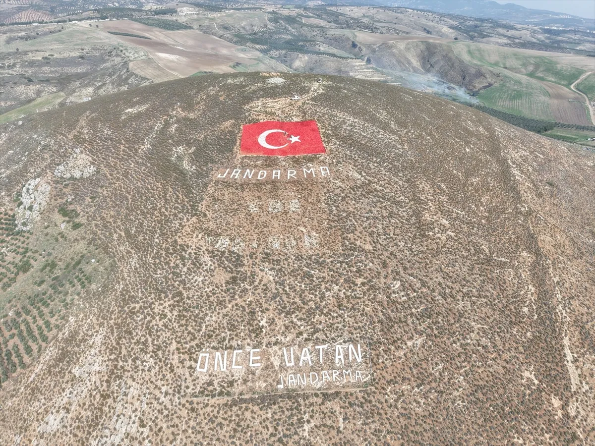 Amanos Dağları’na çizilen Türk bayrağı boyandı