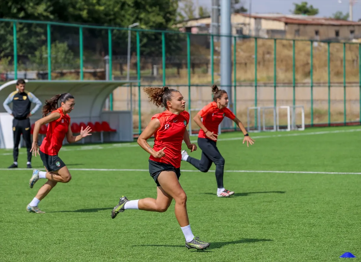 Amed Sportif Faaliyetler Kadın Futbol Takımı’nın hedefi Süper Lig’de şampiyonluk Amed Sportif Faaliyetler Kadın Futbol Takımı’nın hedefi Süper Lig’de şampiyonluk