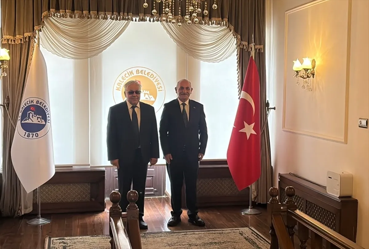 Ankara Kalecik’teki Rus topunun önüne anı plaketi kondu Ankara Kalecik’teki Rus topunun önüne anı plaketi kondu