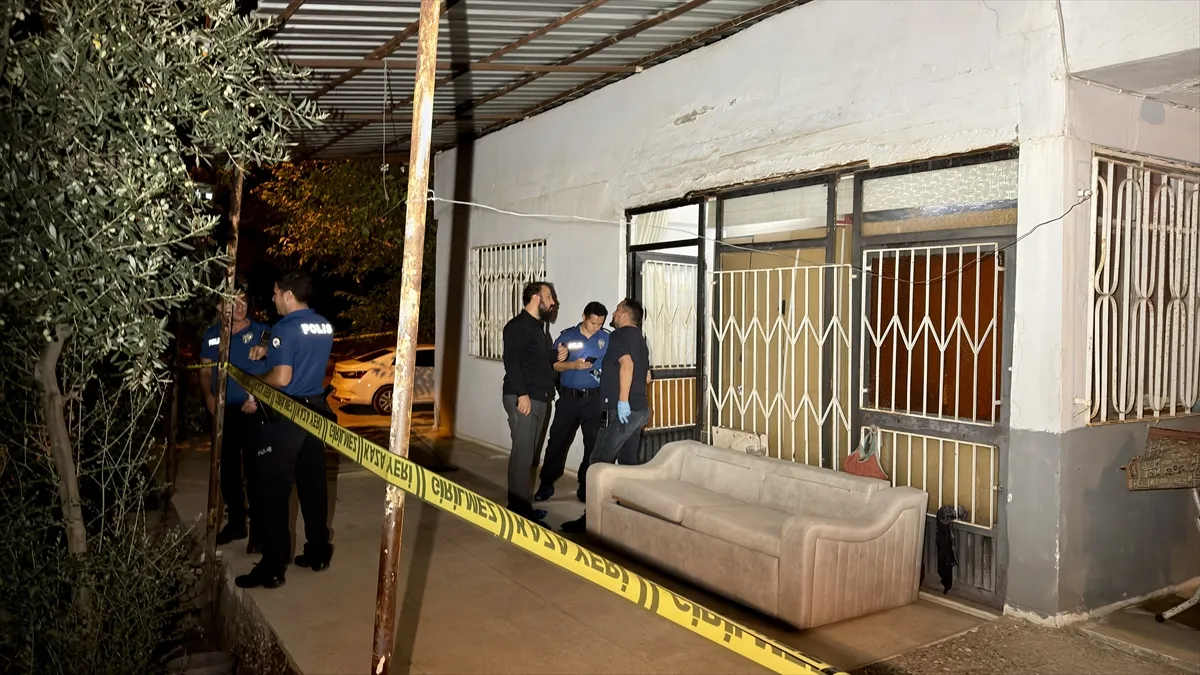 Antalya’da birlikte yaşadığı kadını öldüren şüpheli teslim oldu Antalya’da birlikte yaşadığı kadını öldüren şüpheli teslim oldu