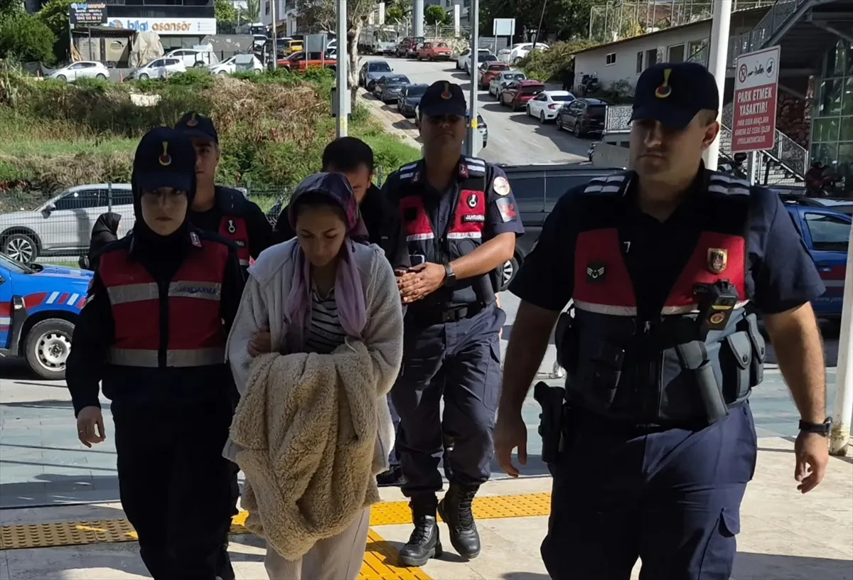 Antalya’da dolandırıcılık operasyonunda 2 zanlı tutuklandı Antalya’da dolandırıcılık operasyonunda 2 zanlı tutuklandı